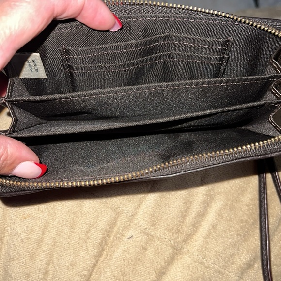 ***Coach wristlet - Picture 3 of 4